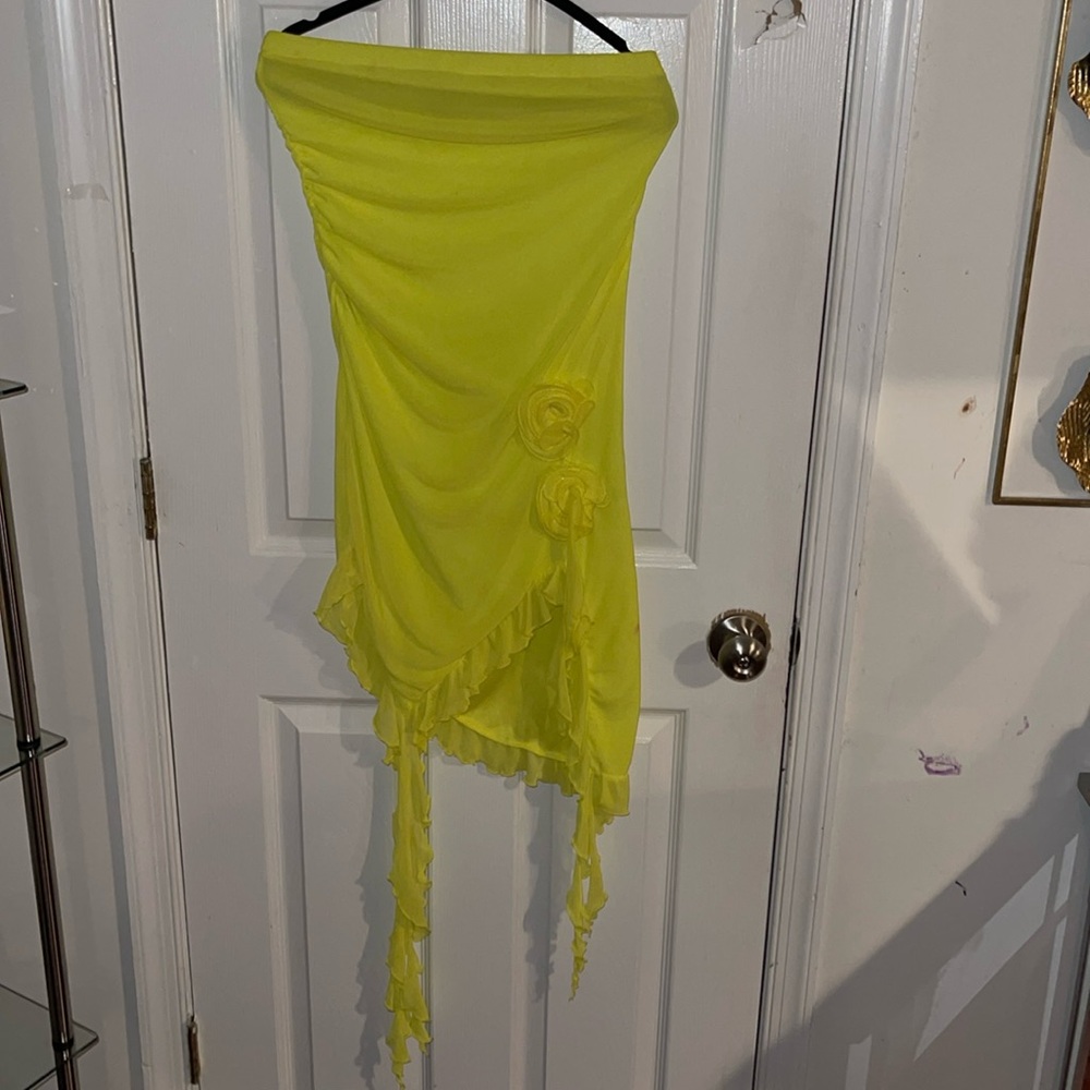 Strapless dress beautiful summer color very fitted